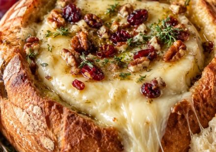 Incredible Baked Brie In A Bread Bowl