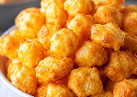 Keto Popcorn Cheese Puffs